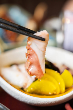涼拌八爪魚足