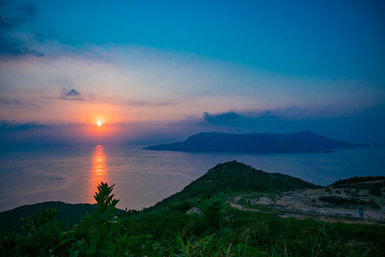 海上冬天日出