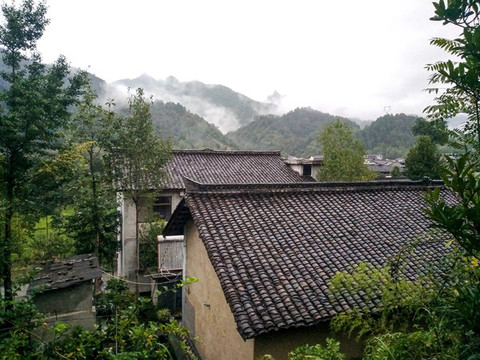 山里村莊