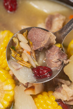 羊肉煲