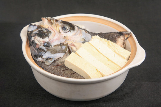 砂鍋魚頭燉豆腐