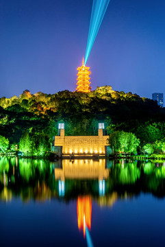 中國廣東佛山千燈湖魁星閣夜景