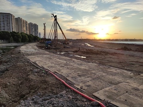 夕陽下的建筑工地