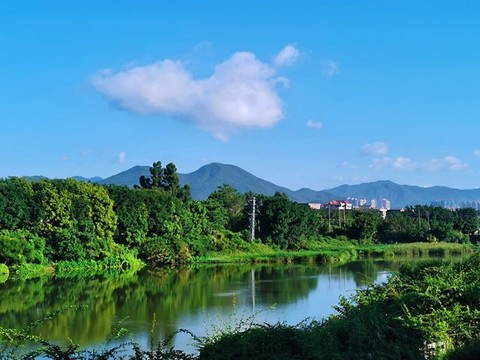 藍(lán)天白云山清水秀