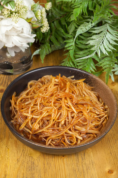 土豆絲炒粉條