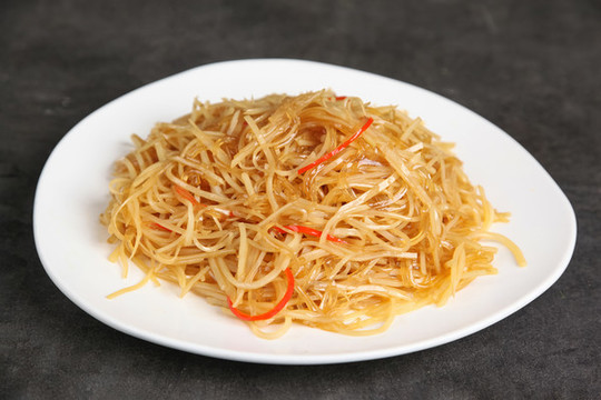 土豆絲炒水晶粉