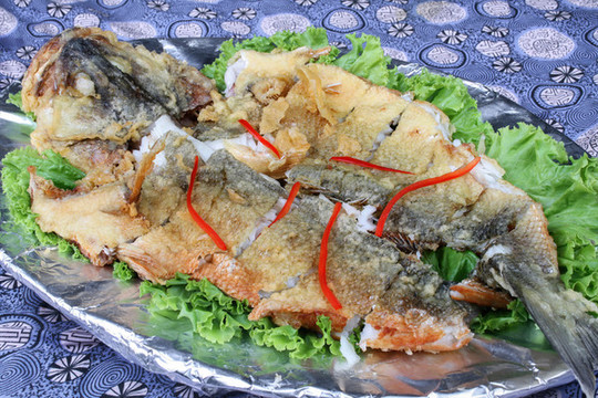蒜香鱸魚