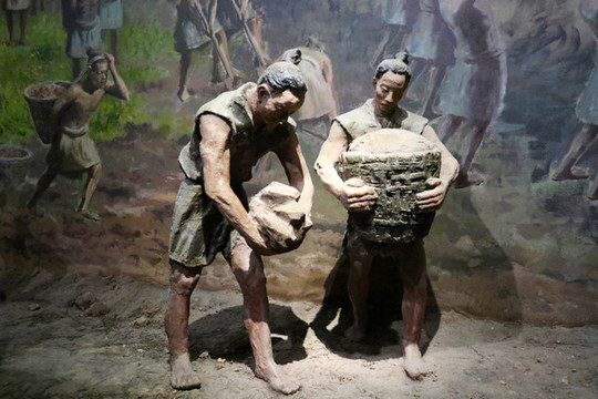 古代人物場景雕塑
