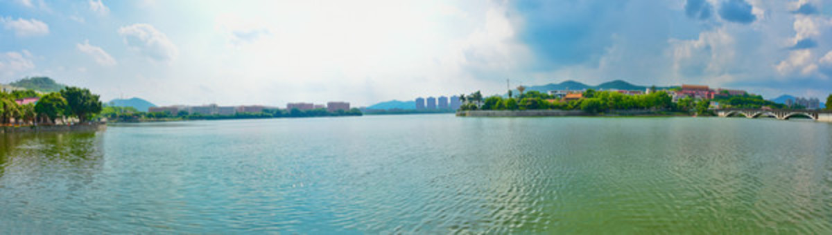 仰恩湖全景圖