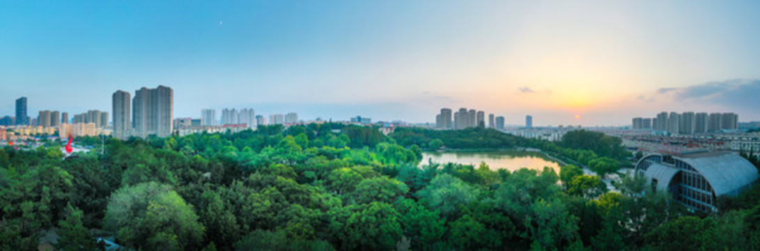青島市李滄區(qū)李村公園全景