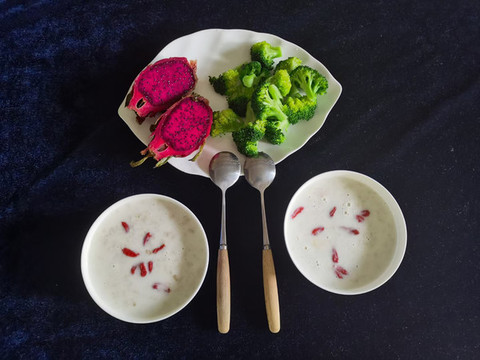 果蔬麥片早餐