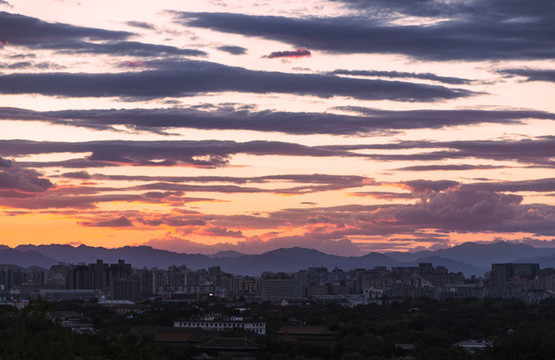 晚霞滿天
