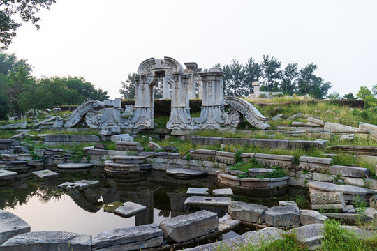 北京圓明園西洋樓大水法遺址