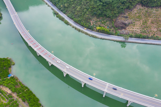 最美水上公路