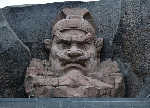 張飛塑像