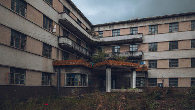 廢舊建筑
