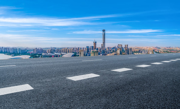前進的道路和現(xiàn)代建筑