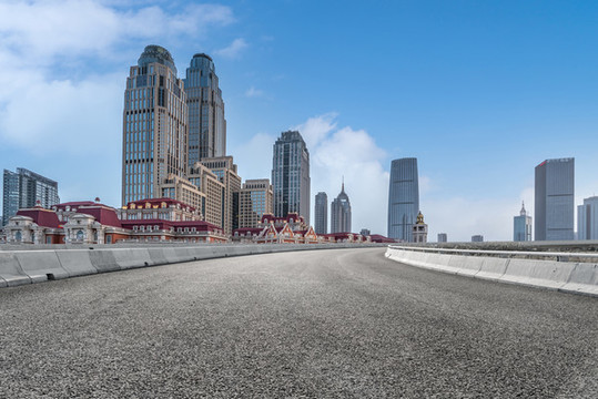 高速公路和城市景觀