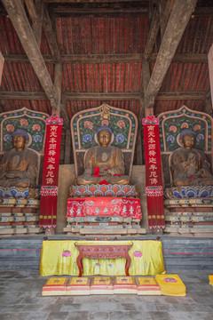 崇福寺大雄寶殿佛像