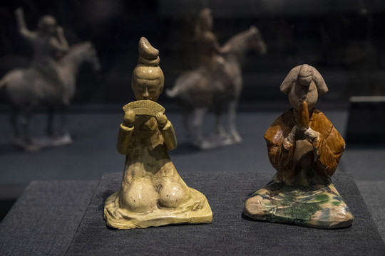 中國(guó)陜西歷史博物館唐代女坐俑