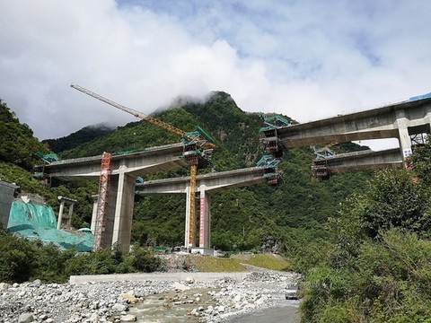 建修大橋