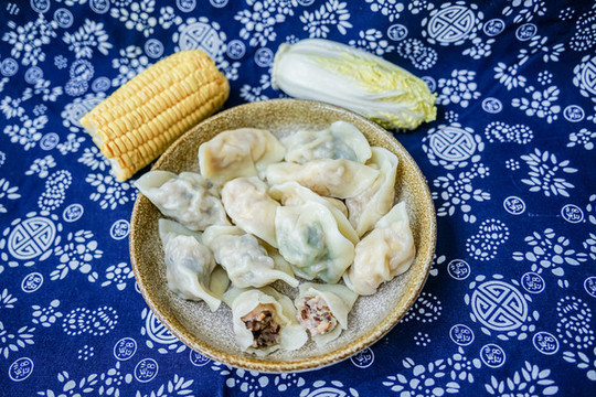 玉米蔬菜豬肉水餃