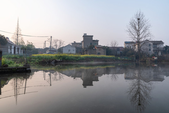 鄉(xiāng)村清晨風(fēng)景