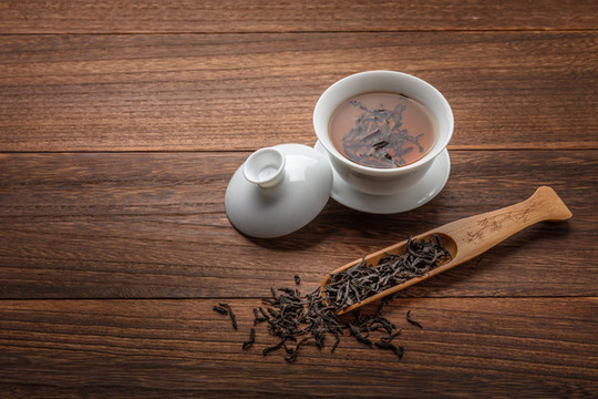 一杯蓋碗紅茶茶葉