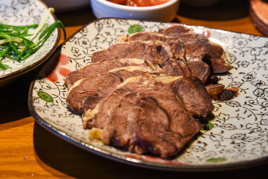 內(nèi)蒙古特色美食手把羊肉