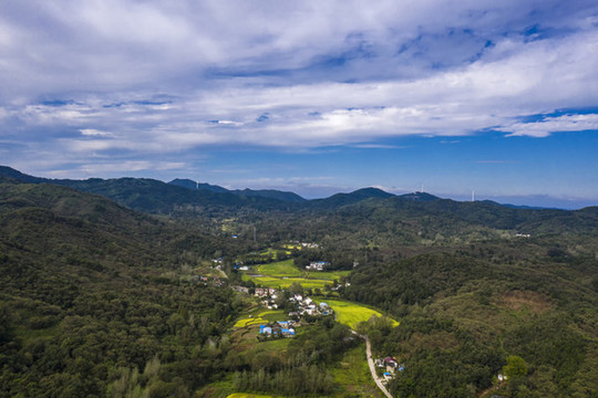 鳥瞰山鄉(xiāng)秋色
