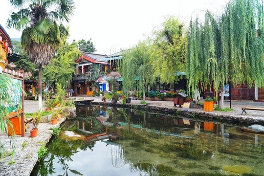 麗江束河古鎮(zhèn)老街