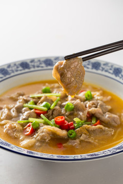 酸湯肥牛