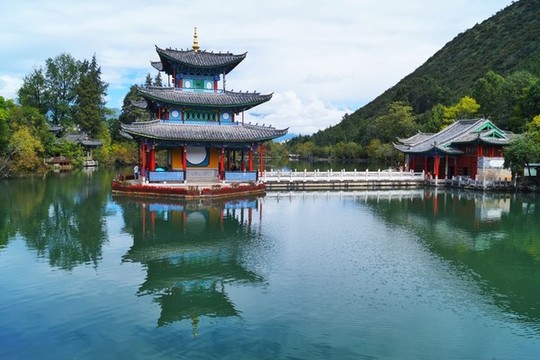 麗江黑龍?zhí)豆珗@