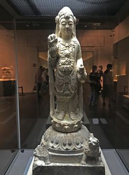 貼金彩繪觀音像