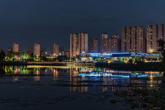 中國(guó)長(zhǎng)春南溪濕地公園夜景