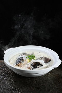 魚頭煲