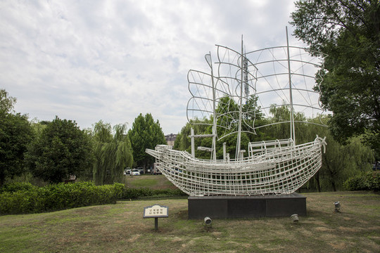 帆船雕塑