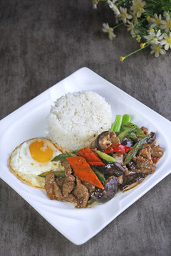 黑椒牛肉拌飯03