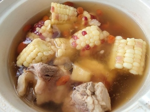 排骨煲湯