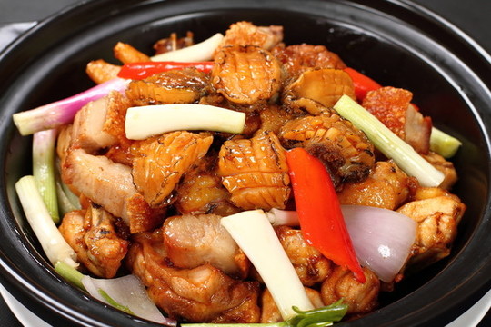 鮑魚燜雞