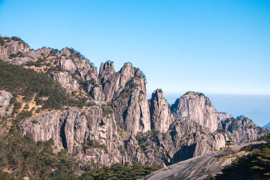 安徽黃山奇松怪石云海