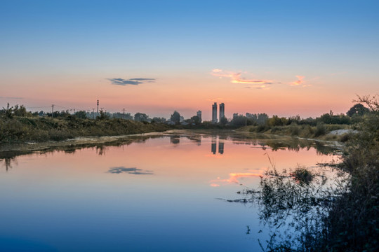 夕陽下的運河