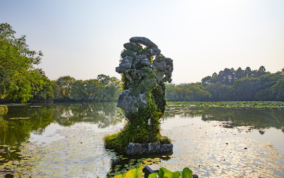 西湖九獅石