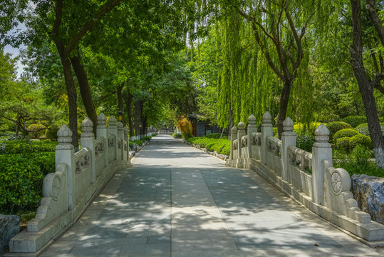 漢白玉石橋