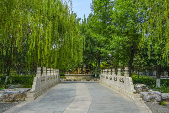 漢白玉石橋