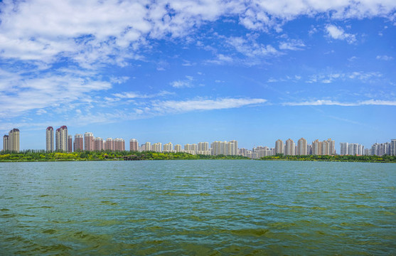 天津梅江湖泊景觀