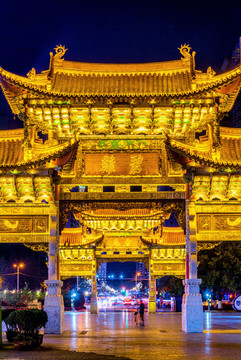 中國云南昆明金馬碧雞坊夜景