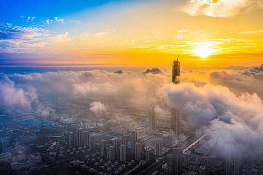 天津117大廈平流霧航拍