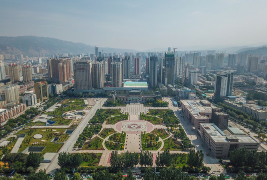 航拍青海省西寧市新寧廣場