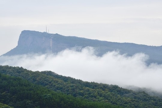 劍門晨霧
